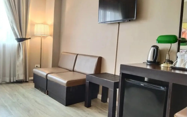 Taris Art Hotel Phrae