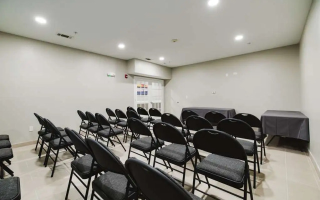 SureStay Studio by Best Western Conroe Downtown