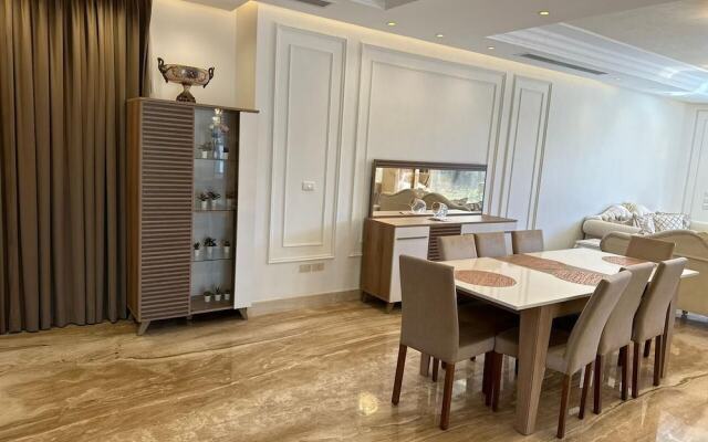 Beverly hills standalone villa with pool