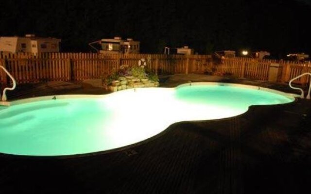 Black Bear Cove Lodge