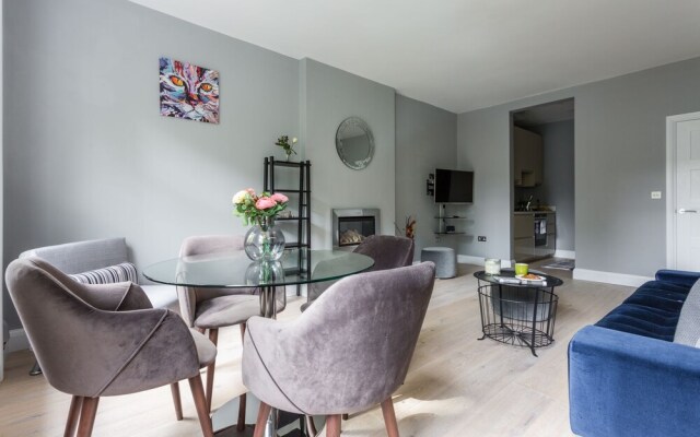 Stylish 2 Bedroom Flat in Kensington Near Hyde Park