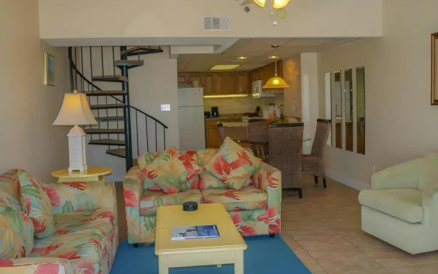 Landmark Holiday Beach Resort a VRI Resort