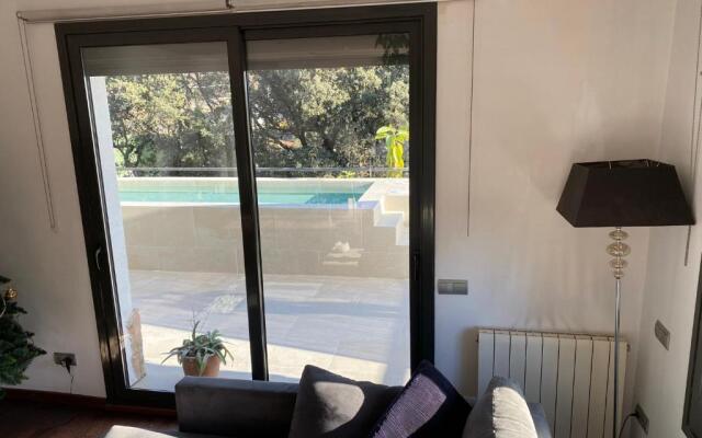 Vila Burriac ,Sunny, Spacious , Private Pool