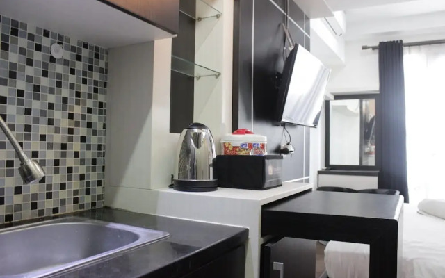 Functional Studio Room The Jarrdin Cihampelas Apartment