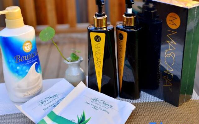Yishu·designer light luxury vacation B & B