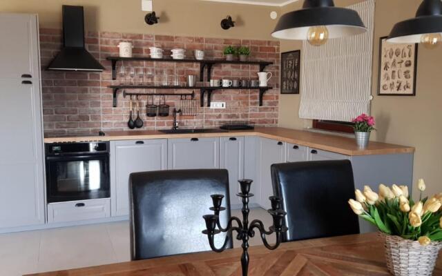 Ani - Family Friendly - A1(7)