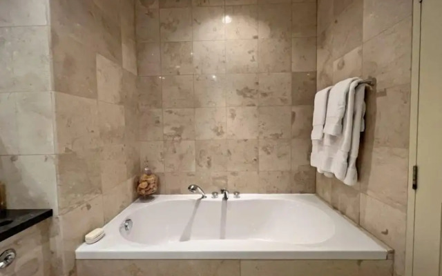 Waterside Apartment 101 by Island Villas