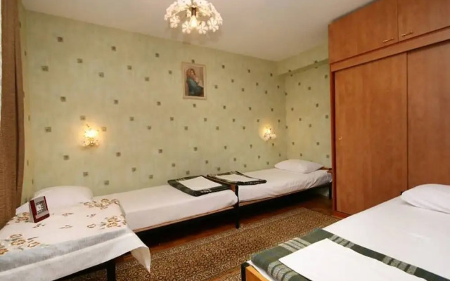 Ivy - 300 m to the sea - A1