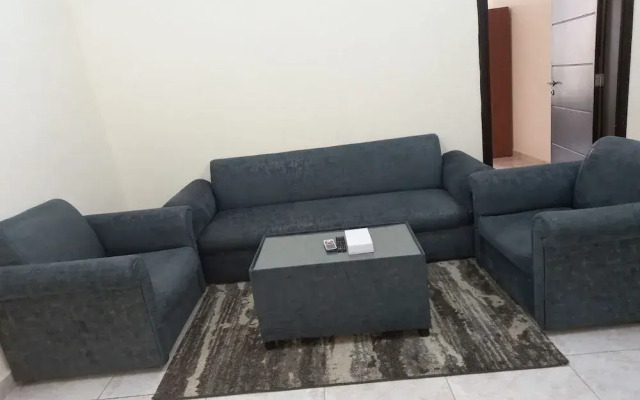 Super Oyo 147 Babylon Furnished Apartment