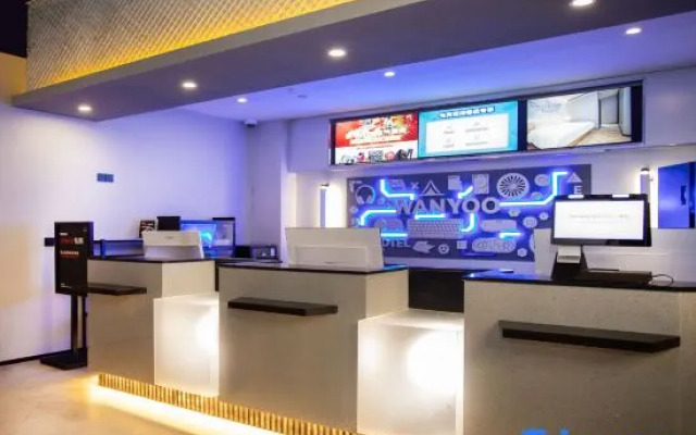 WanYoo Esports Hotel (Shanghai Zhongshan North Road Zhenping Road Subway Station)