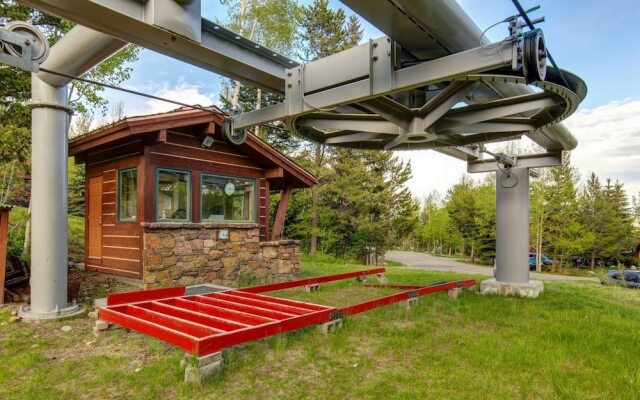 Abode at Teewinot Cabin