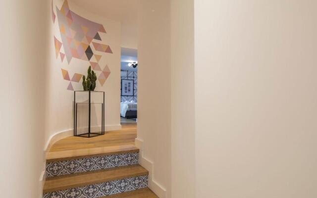 Lovelystay - Modern And Colourful Flat in the Heart of Graça