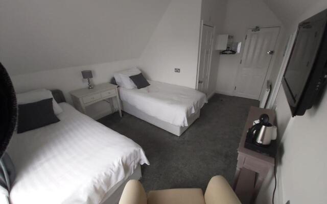 OYO Pier Hotel