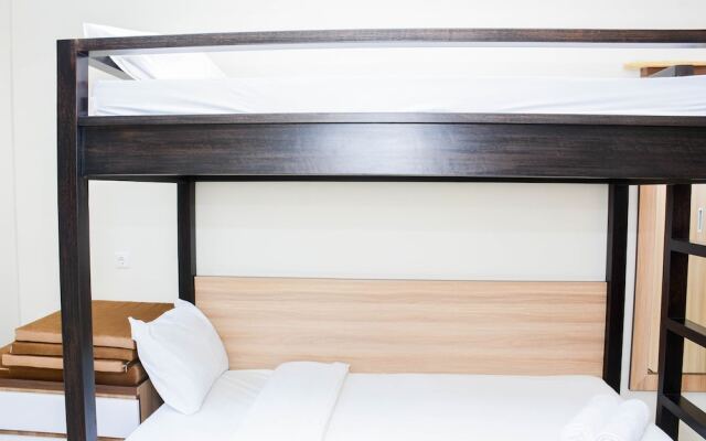 Cozy Studio At Evenciio Margonda Apartment