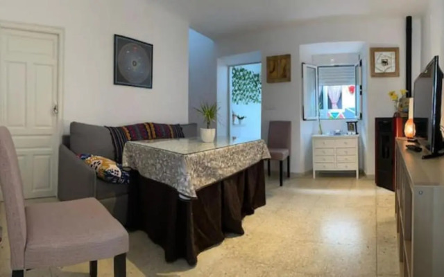 Cozy Town House With Terrace and Free Wifi