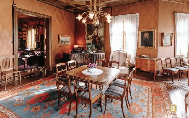 Bårdshaug Herregård