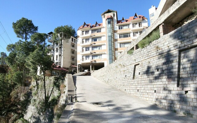 OYO 10976 Home Cheerful 2BHK Scenic Barog