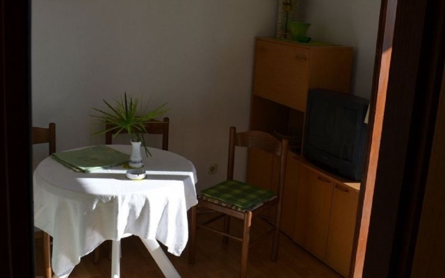 Apartment Jozo - 150 m from pebble beach: A2 Gradac, Riviera Makarska