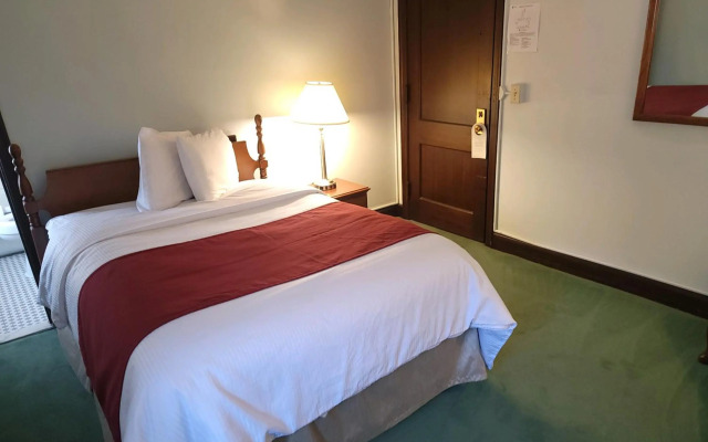 Penn Wells Historic Hotel
