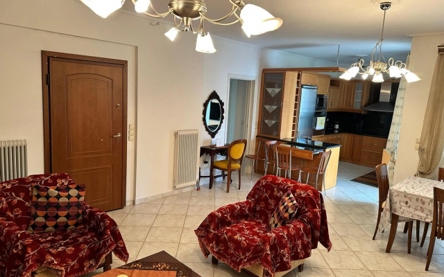 beautiful apartment near the beach