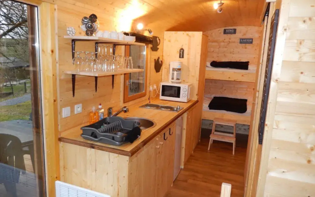 Charming Apartment in Sensenruth with Hot Tub