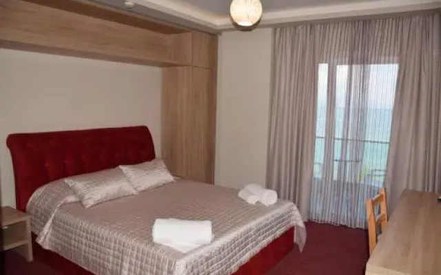 Hotel Pogradeci 2