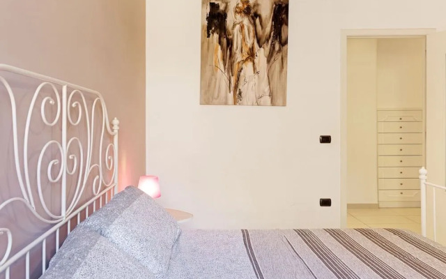 Salvator Rosa Metro Station Flat