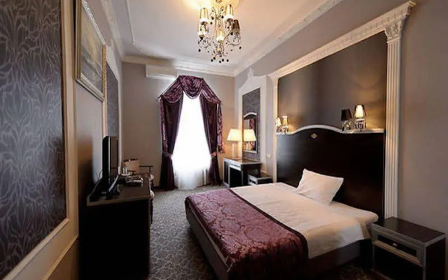 Pirosmani Hotel