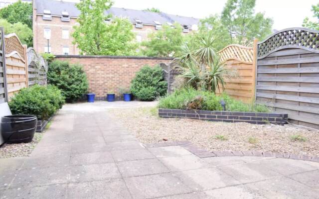 Bright and Spacious 2 Bed House