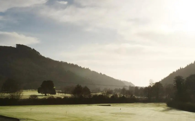 Best Western Woodenbridge Hotel & Lodge