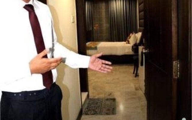 Hotel de Papae Intl