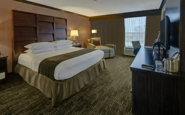 DoubleTree by Hilton Hotel Decatur Riverfront