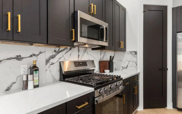 Chic 4BR Getaway Near NRG TMC