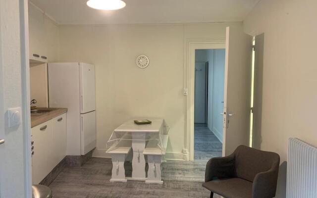 Appartement 4 personnes, 1 chambre, terrasse, Wifi, proche du centre