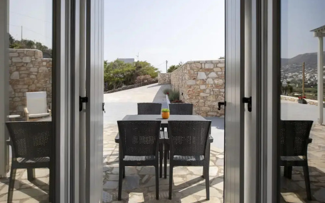 Parikia s Sunlight 2bedroom House