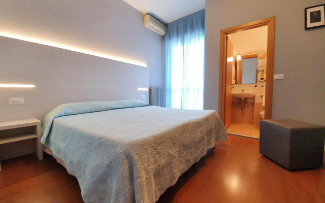 Air Hotel