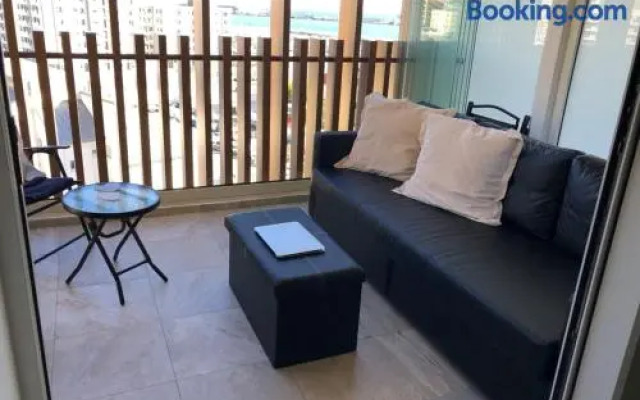 Westone Suite710-hosted by Sweetstay