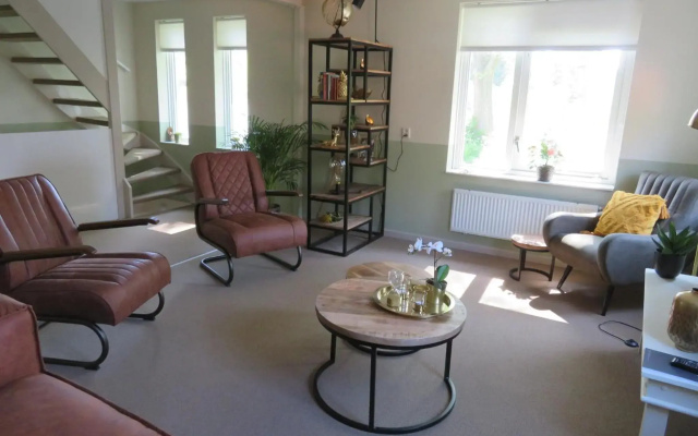 Holiday apartment with free parking Boven Jan Enkhuizen