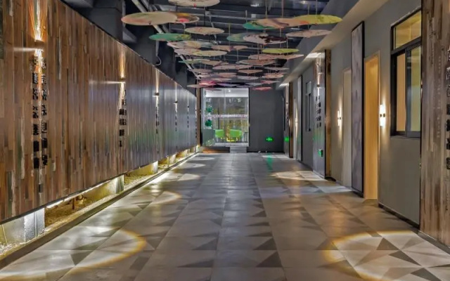Shell Hotel Xi'an Yanta District Jixiang Village Metro Station