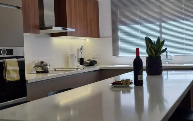 97 LIM - Stay Vital Elegance Apartment