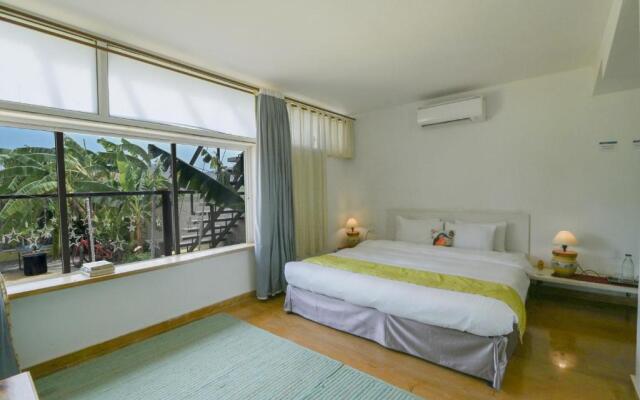 SaffronStays Onellaa, Nashik - infinity pool villa surrounded by a vineyard