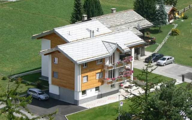 Mountain Stay With Balcony