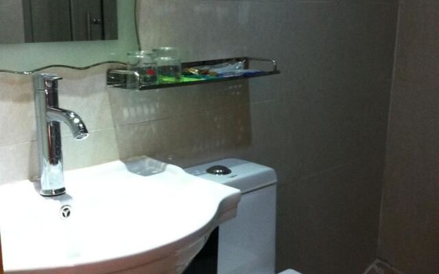Yimin Business Hotel