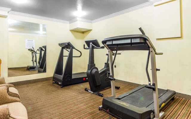 Rodeway Inn & Suites