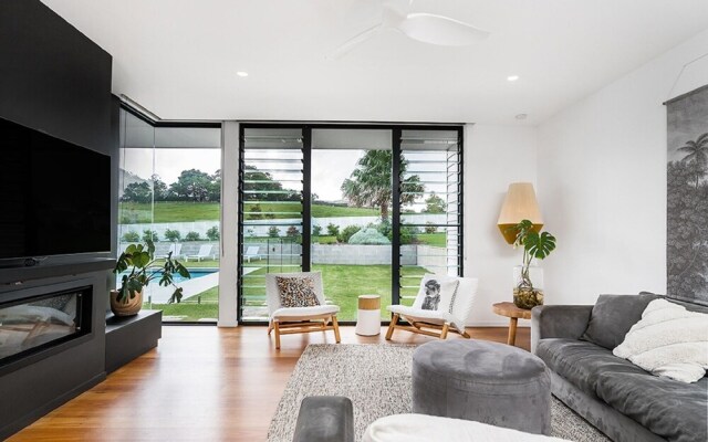 Your Luxury Escape - Scenic Vista