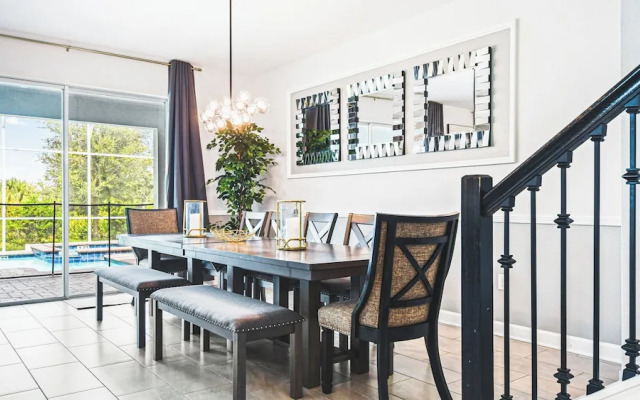 Themed Bedrooms & Private Pool Near Disney