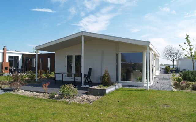Detached Chalet 30km From Maastricht