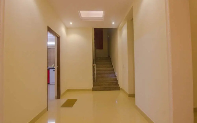 Home Elegant 3BHK By OYO Rooms