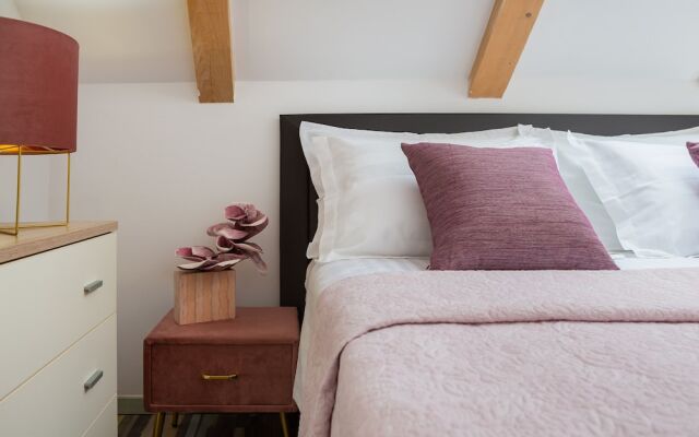 Romantic apartment in the attic
