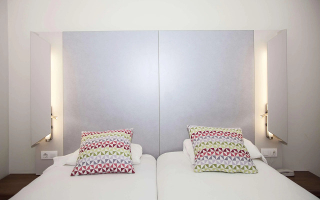 Travelodge BCN Cornella Fira